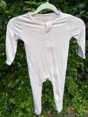 Kyte BABY Pale Pink Zipper Footed One-Piece